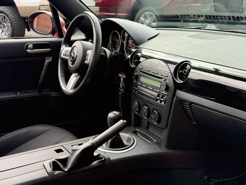 Used 2007 MAZDA MX-5 Miata Sport w/ Convenience Pkg image 26