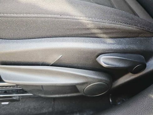 Used 2018 Jeep Renegade Latitude w/ Cold Weather Group image 14