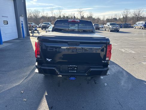 Used 2024 Chevrolet Colorado Z71 w/ Z71 Convenience Package 2 image 4