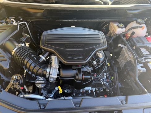 Used 2025 Cadillac XT5 Premium Luxury image 9