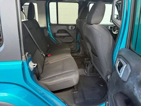 Used 2020 Jeep Wrangler Unlimited Sahara AWD/4WD image 12