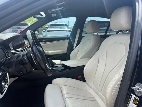 Used 2019 BMW 530i w/ Convenience Package RWD image 12