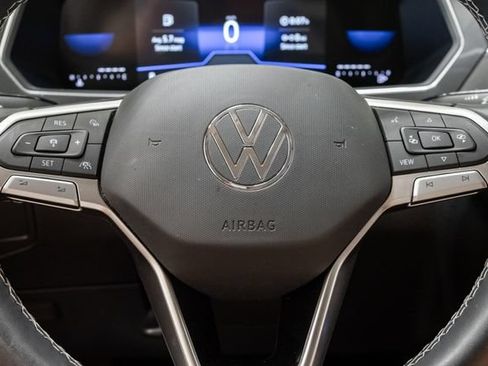 Used 2023 Volkswagen Tiguan SE FWD image 12