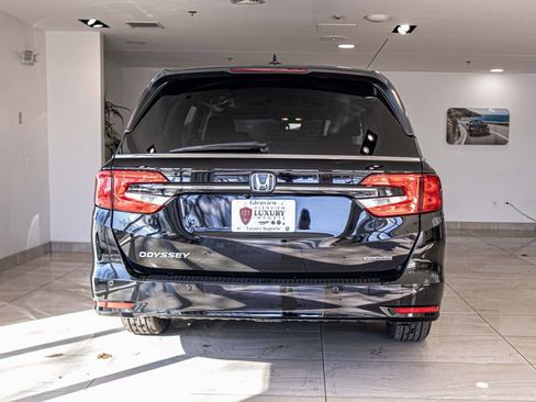 Used 2023 Honda Odyssey Touring image 14
