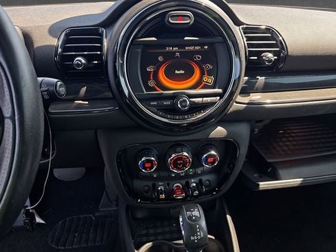 Used 2016 MINI Cooper Clubman FWD image 5