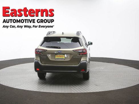 Used 2024 Subaru Outback Premium AWD/4WD image 32