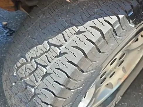 Used 2006 Chevrolet Avalanche Z71 w/ Preferred Equipment Group AWD/4WD image 47