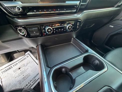 Used 2024 GMC Sierra 2500 SLT w/ SLT Premium Package image 11