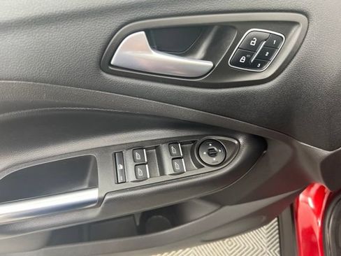 Used 2018 Ford Escape Titanium w/ Ford Safe & Smart Package AWD/4WD image 13