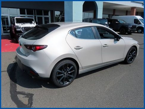 Used 2024 MAZDA MAZDA3 s FWD image 5