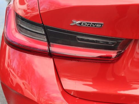 Used 2023 BMW 330e xDrive w/ Premium Package image 28