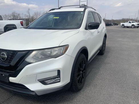 Used 2018 Nissan Rogue SV w/ Premium Package image 11