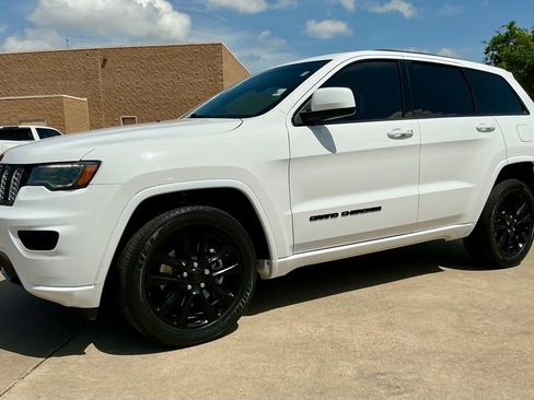 Used 2021 Jeep Grand Cherokee Laredo X image 7