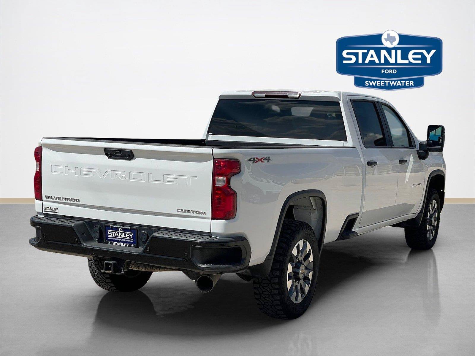 Used 2024 Chevrolet Silverado 2500 Custom w/ Custom Value Package AWD/4WD image 8