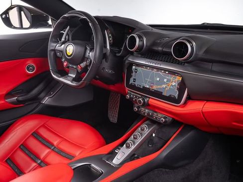 Used 2019 Ferrari Portofino RWD image 53