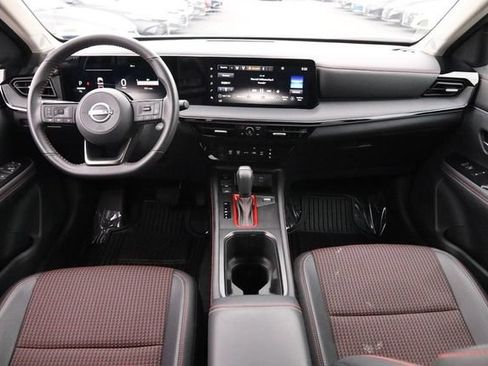 Certified 2025 Nissan Kicks SR FWD image 22