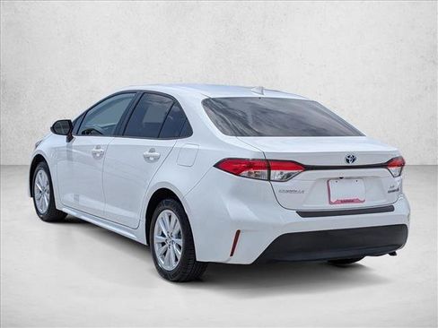 Used 2024 Toyota Corolla LE w/ LE Premium Package FWD image 8