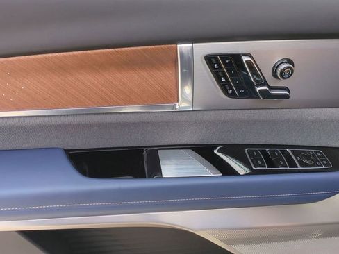 Used 2026 Cadillac Vistiq Premium Luxury image 23