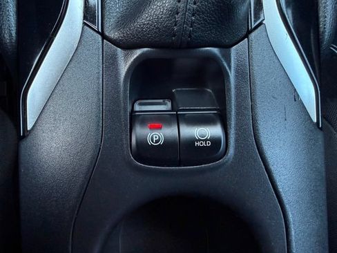 Used 2024 Toyota Corolla Cross LE FWD image 10