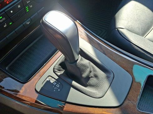 Used 2011 BMW 328i xDrive Sedan AWD/4WD image 16