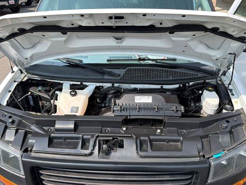 Used 2019 GMC Savana 2500 Extended w/ Driver Convenience Package RWD image 22