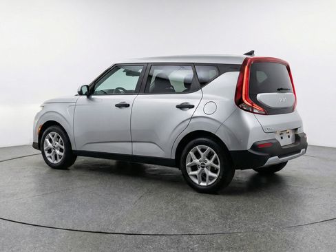 Used 2025 Kia Soul LX w/ LX Technology Package image 6