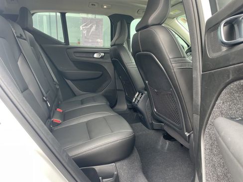 Certified 2024 Volvo XC40 B5 Core image 16