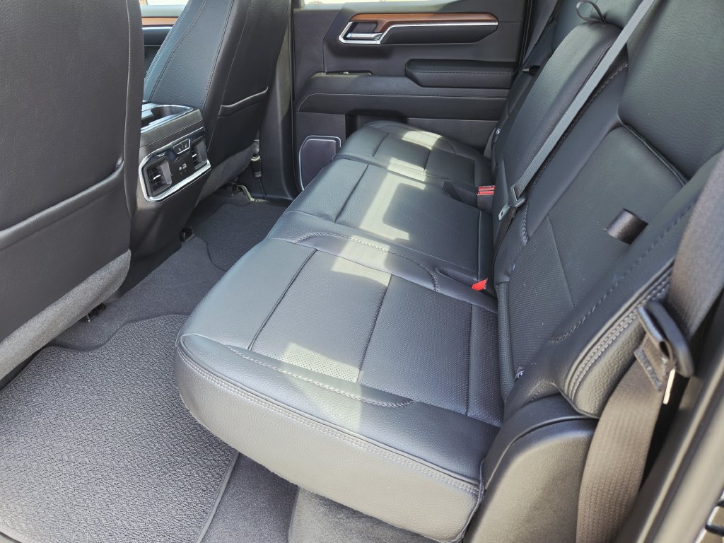 Used 2023 GMC Sierra 1500 Denali w/ Technology Package AWD/4WD image 15
