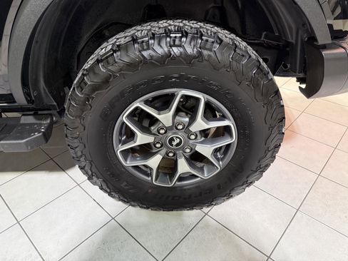 Used 2023 Ford Bronco Badlands image 40