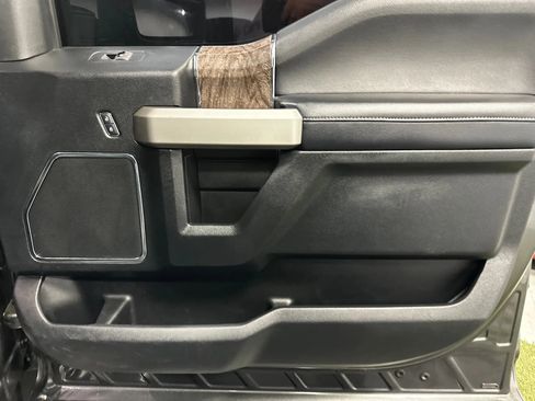 Used 2017 Ford F450 Lariat w/ Lariat Ultimate Package AWD/4WD image 26