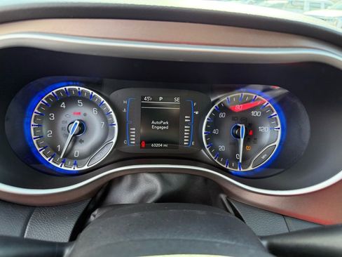 Used 2022 Chrysler Voyager LX image 26