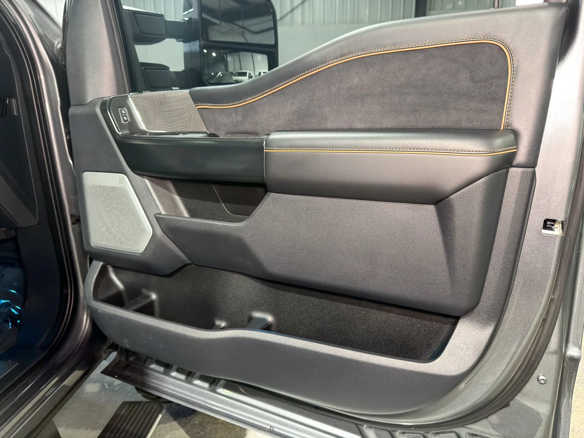 Used 2024 Ford F350 Platinum AWD/4WD image 18