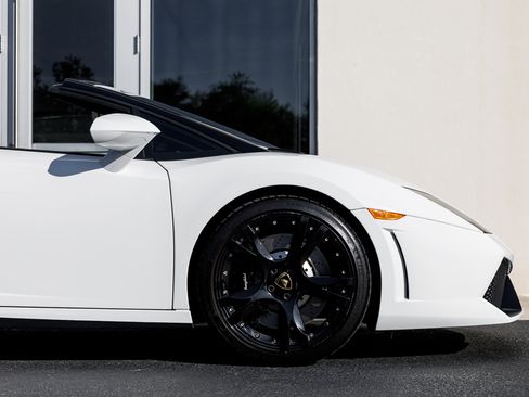 Used 2014 Lamborghini Gallardo LP 550-2 image 21