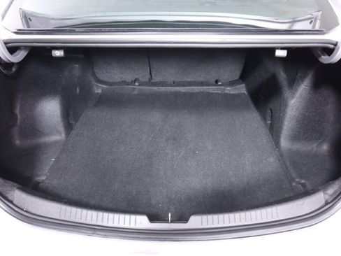 Used 2022 Chevrolet Malibu LT FWD image 33