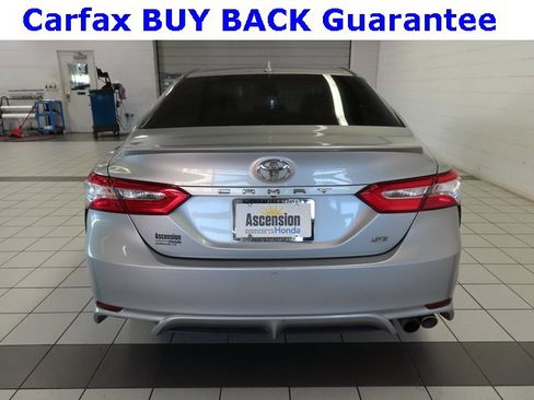 Used 2020 Toyota Camry SE image 12