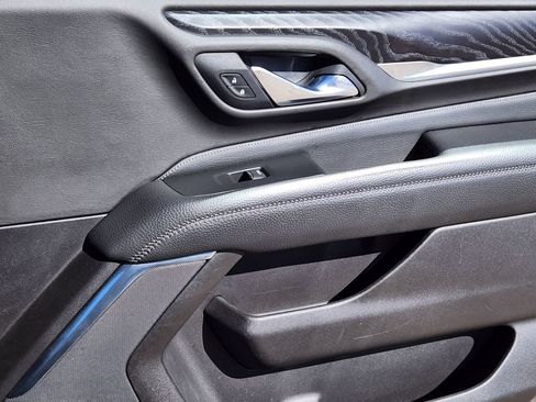 Used 2021 GMC Yukon Denali w/ Advanced Technology Package image 15