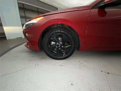 Used 2023 Hyundai Elantra SEL w/ Cargo Package image 10