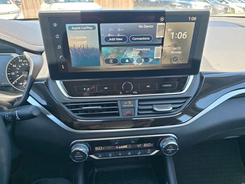 Used 2025 Nissan Altima 2.5 SR w/ SR Premium Package image 17