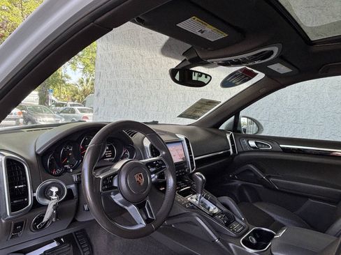 Used 2017 Porsche Cayenne Platinum Edition w/ Premium Package (PJV) AWD/4WD image 15