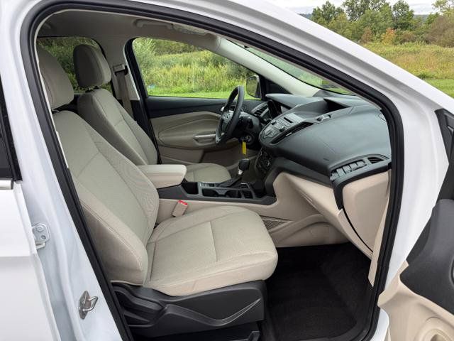 Used 2017 Ford Escape SE AWD/4WD image 18