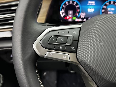 Used 2026 Volkswagen Atlas SE image 17