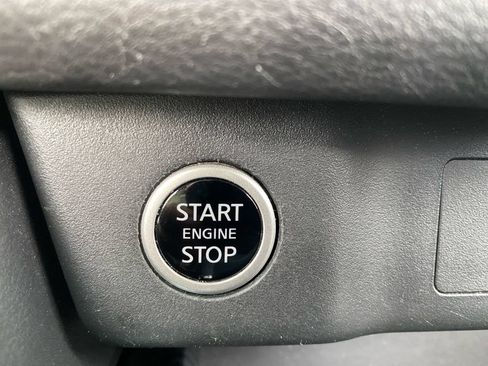 Used 2023 Nissan Rogue SV FWD image 17