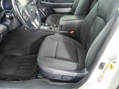Used 2015 Subaru Legacy 2.5i Premium AWD/4WD image 10