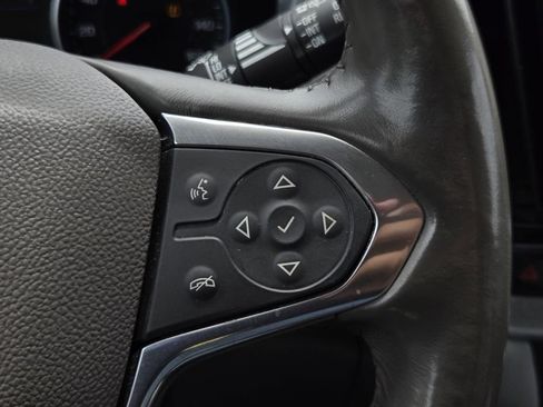 Used 2020 Chevrolet Traverse LT FWD image 28