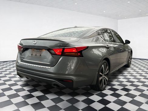 Used 2021 Nissan Altima 2.5 SR w/ SR Premium Package FWD image 4