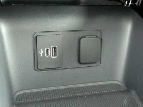 New 2026 Ford Explorer Platinum image 32