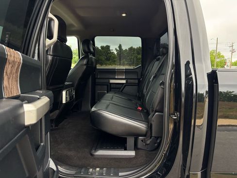 Used 2017 Ford F250 Lariat w/ FX4 Off-Road Package AWD/4WD image 21