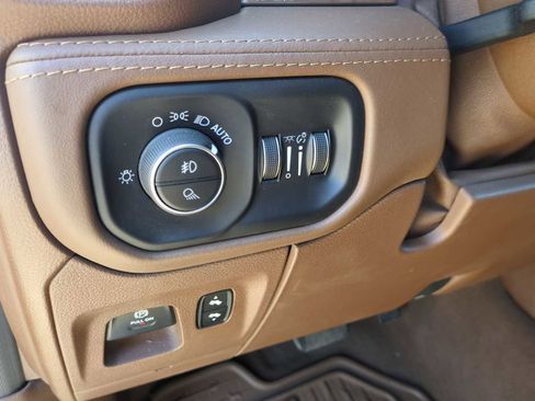 Used 2019 RAM 1500 Laramie Longhorn image 36