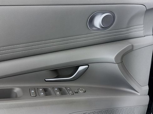Used 2023 Hyundai Elantra SEL w/ Convenience Package FWD image 18