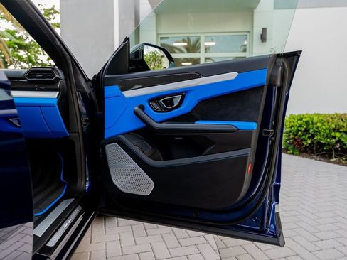 Used 2020 Lamborghini Urus image 63